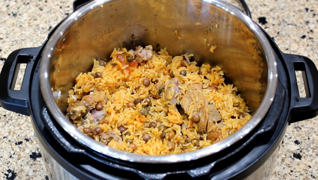 Instant Pot Rice with Pigeon Peas and Pork Spareribs