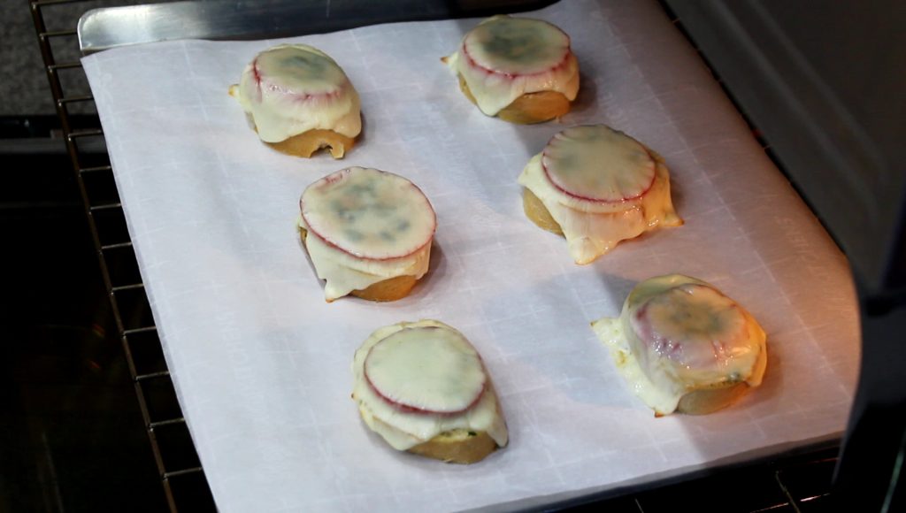Cheesy Tomato Bread